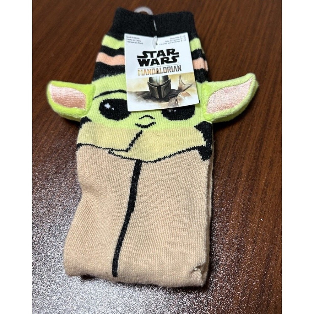 NWT Star wars  Grogu Mandalorian Crew Socks Size  UNISEX  6 - 12